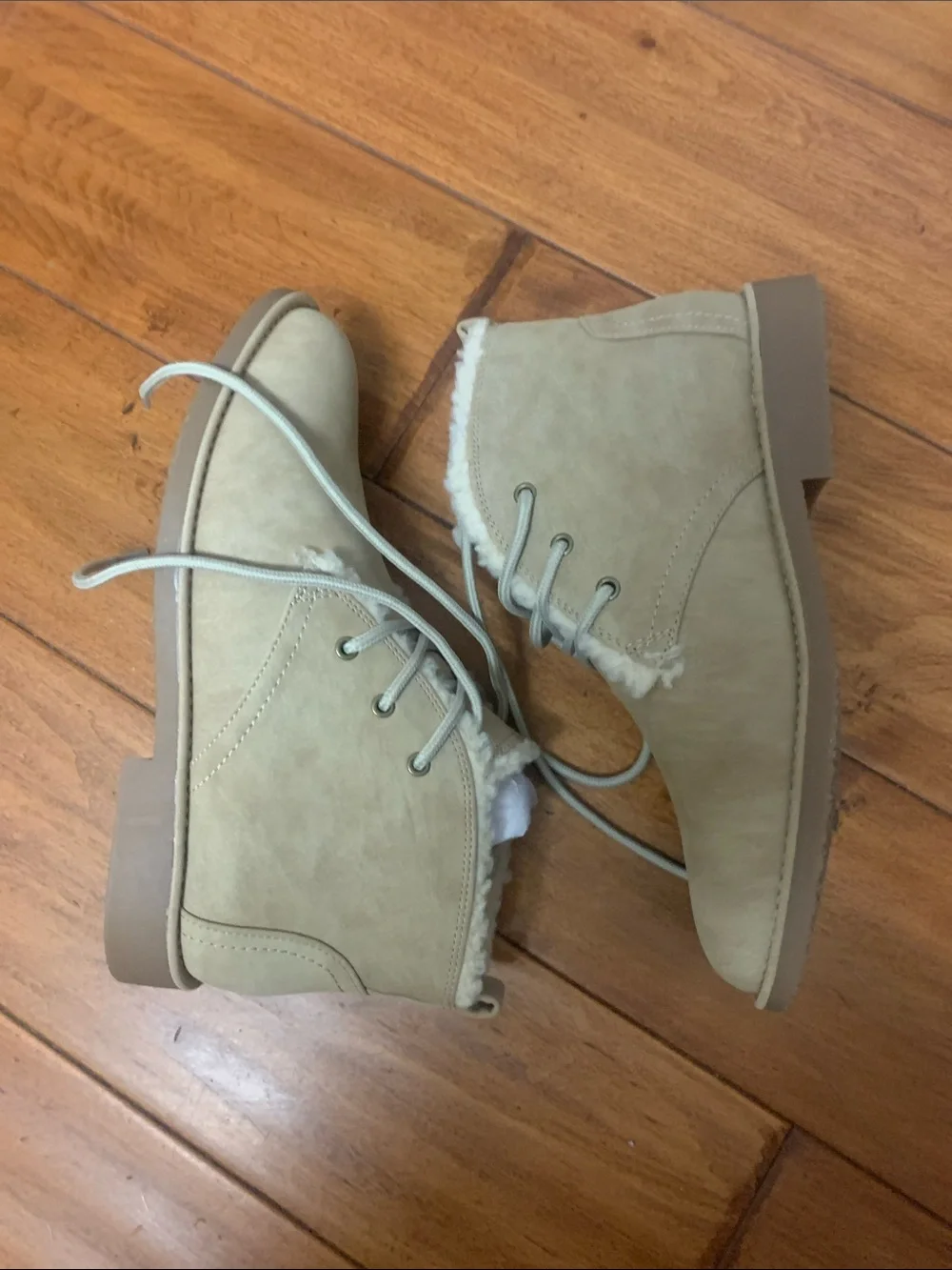 New! Seven Dials Mallory Suede Feel low boots Natural Light Tan color size 6